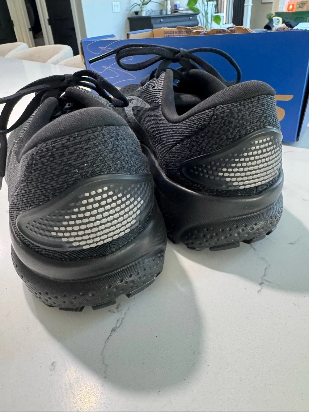 Brooks Ghost 16 All-Black Running Shoes Men’s Size 8.5